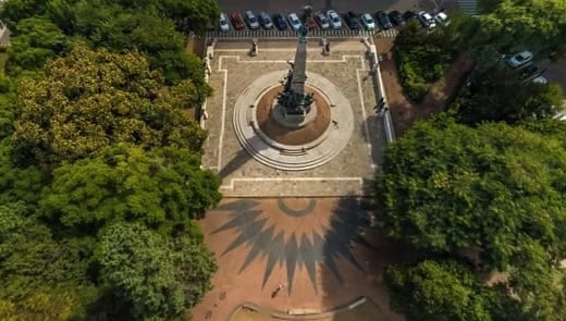 Pólis em risco
