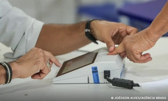 Eleitores vão às urnas hoje para escolher o presidente do país