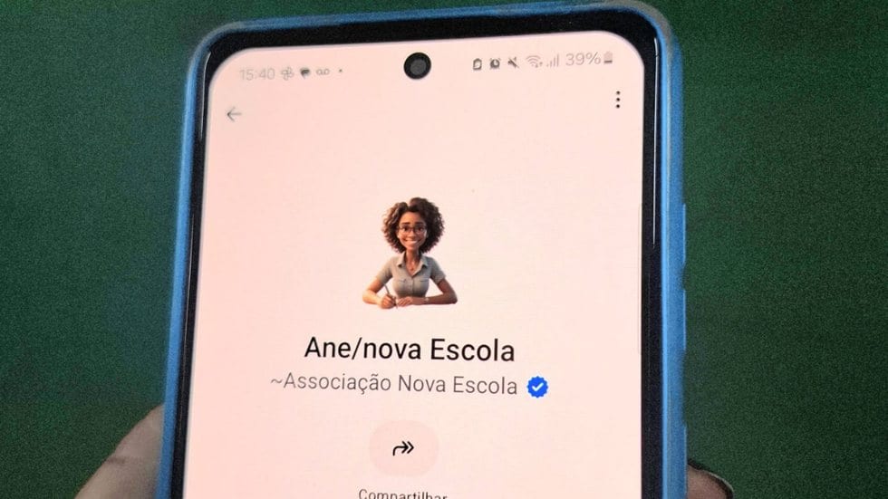 Professores de São Vicente ganham assistente virtual no WhatsApp para estruturar aulas