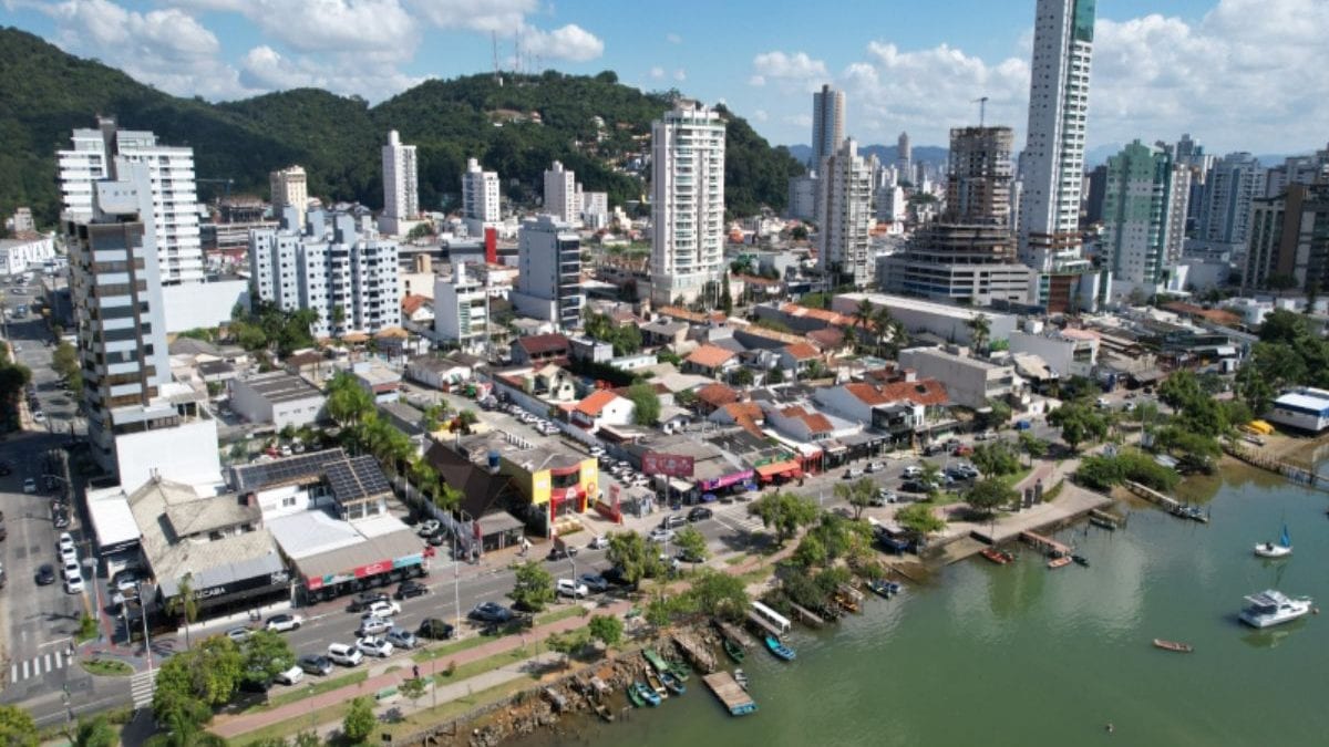Itajaí arrecadou R$ 2,502 bi e tem superávit de R$ 547,5 mi em oito meses