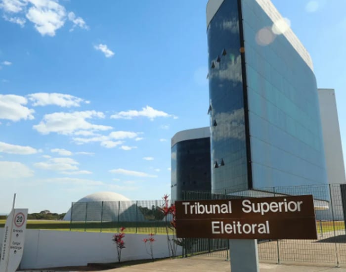 TSE inicia julgamento dos registros à Presidência