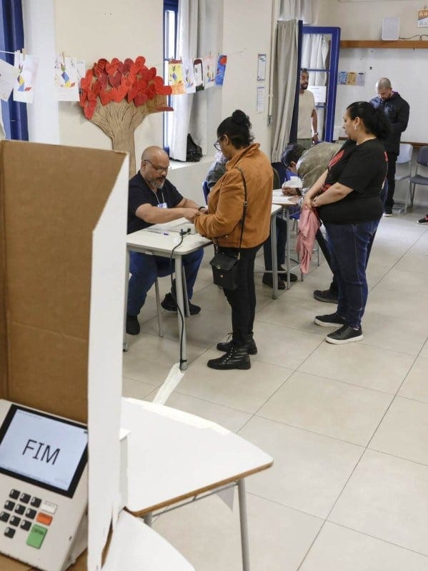 Lula lidera parciais no Nordeste em início de apuração do segundo turno: Lula tem 71,12% e Flávio 28,88%