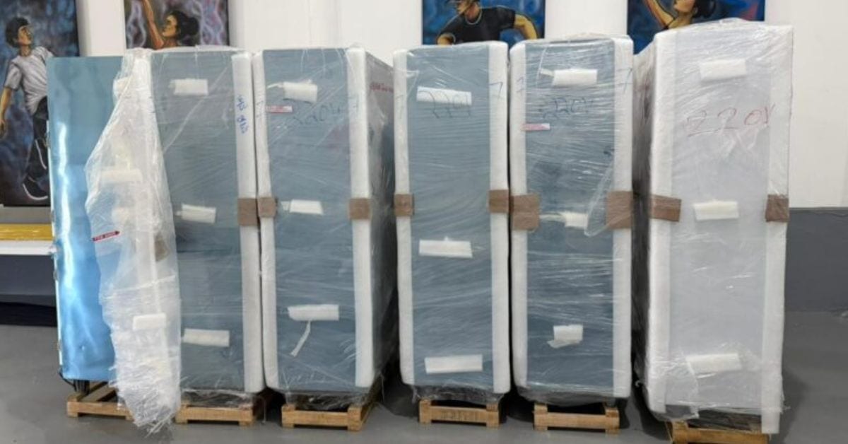 Governador Celso Ramos ganha 10 novas geladeiras industriais para escolas