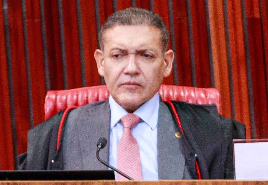 Bolsonarista Kassio Nunes causa confusão na votação