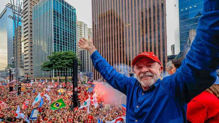 Lula lá pela quarta vez para governar um país pressionado