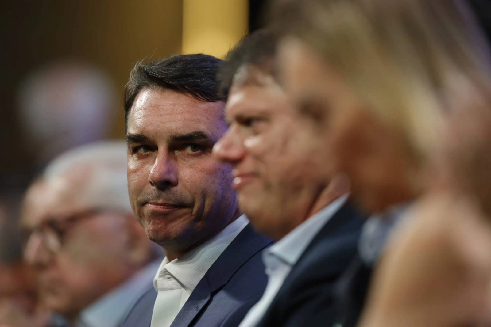 VÍDEO – Flávio Bolsonaro diz que Tarcísio queria disputar a Presidência