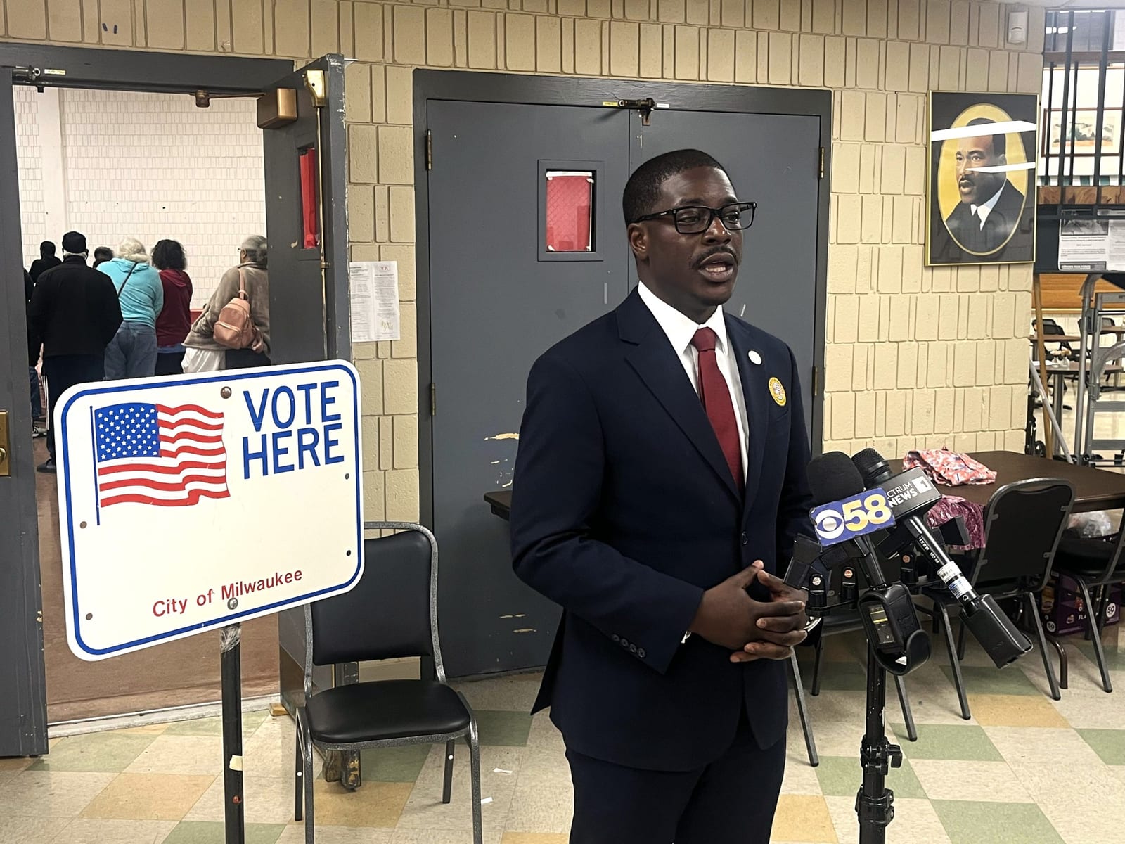 Moderado David Crowley leva indicação democrata ao governo de Wisconsin