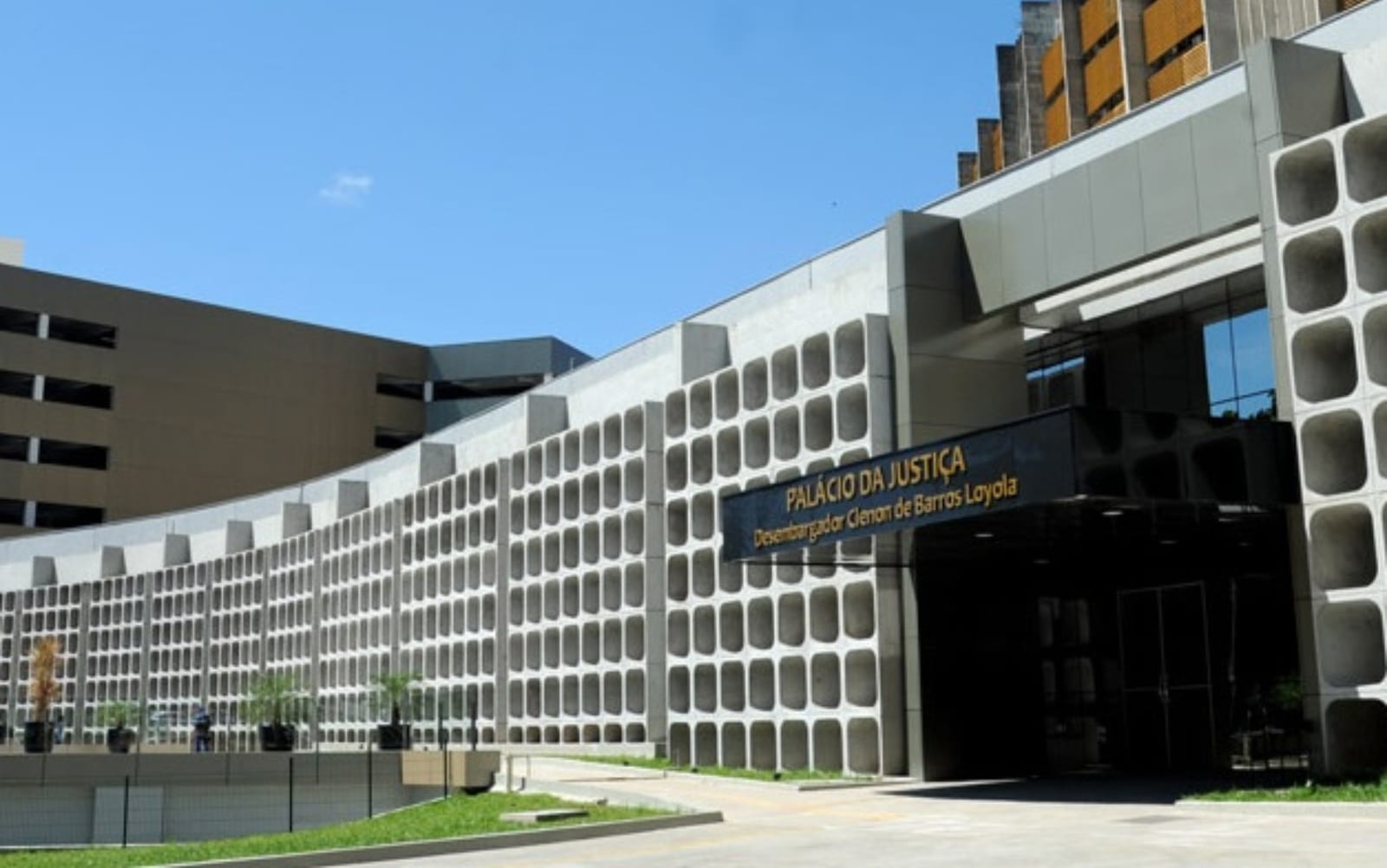 Escudo Feminino: MP-GO questiona 'bolsa arma' para mulheres vítimas de violência doméstica na Justiça