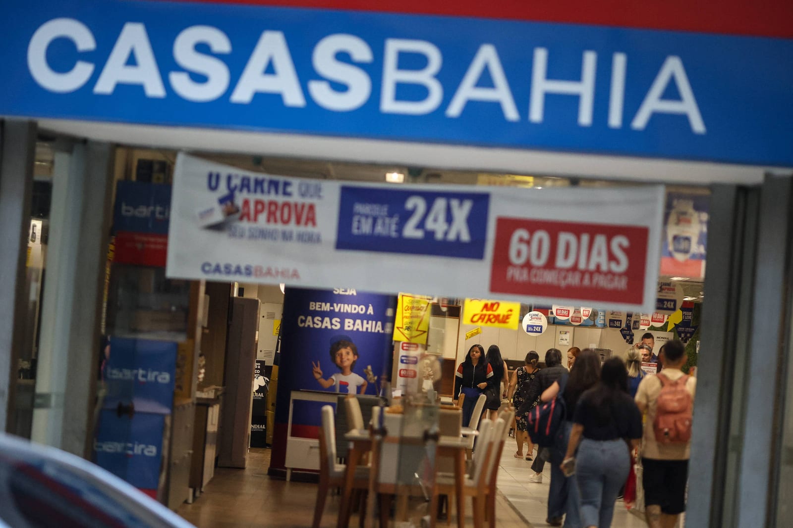 Rivais usam crise das Casas Bahia para criticar governo Lula