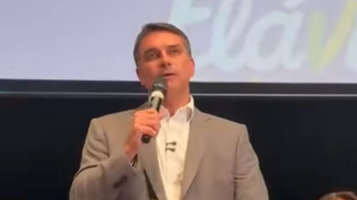 Farei o governo "mais foda" que vocês já viram, diz Flávio