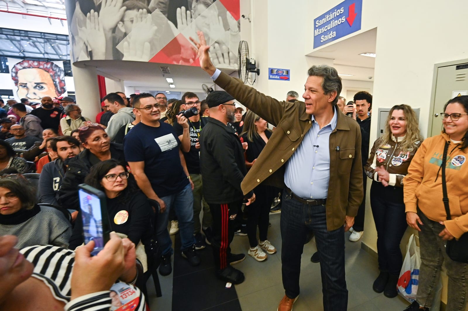 Haddad quer mudar currículo do Ensino Médio para preparar trabalhadores para indústria 4.0