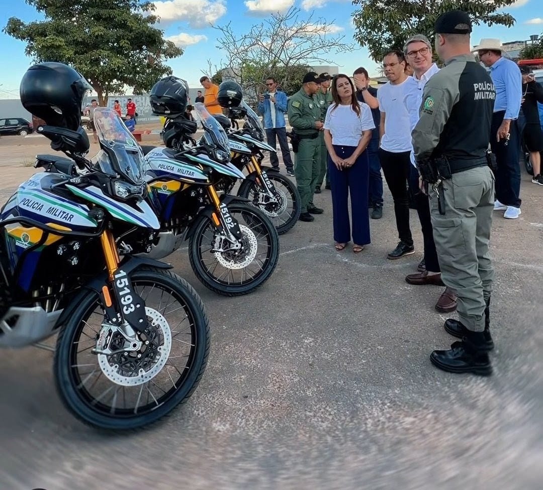 Prefeito Dr. Lucas acompanha entrega de motos à PM em Águas Lindas