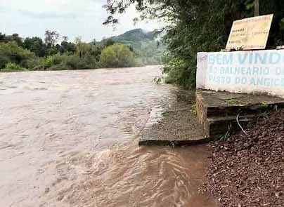 Reunião discute reconstrução da estrada de acesso ao Passo do Angico
