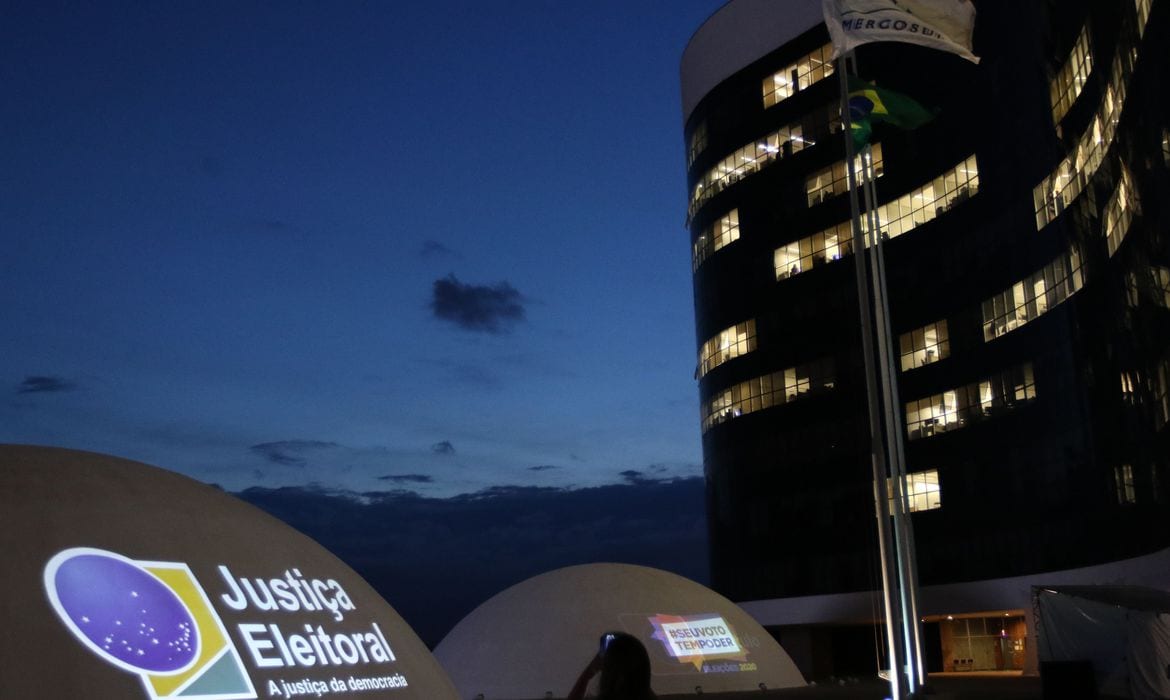 TSE se manifesta sobre falha em áudio de propaganda de Flávio e diz que peça será reexibida – Gazeta Brasil