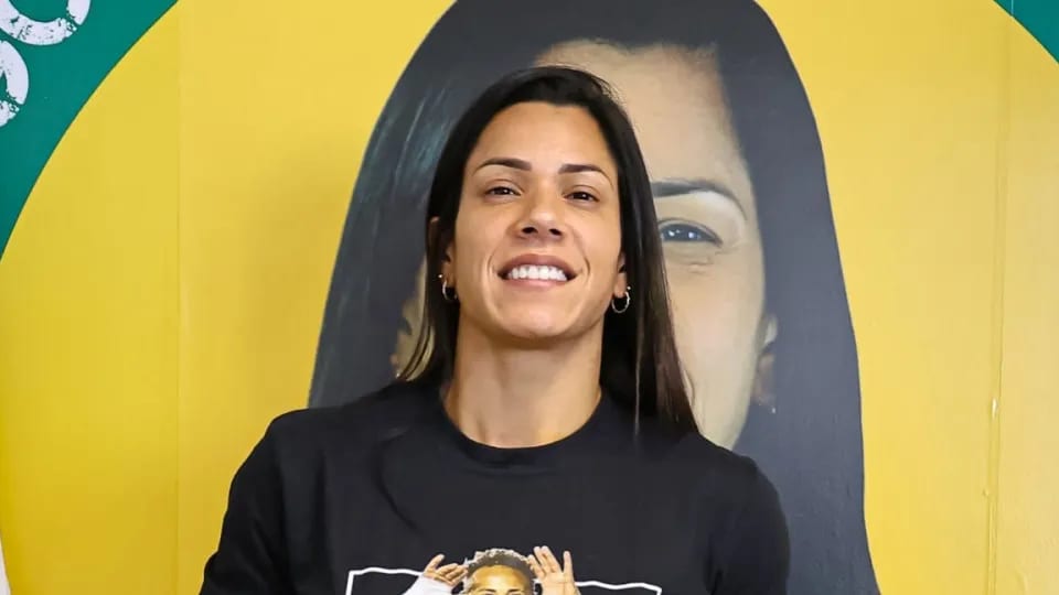 Deputada do Rio propõe demissões com base em apoio político a Lula