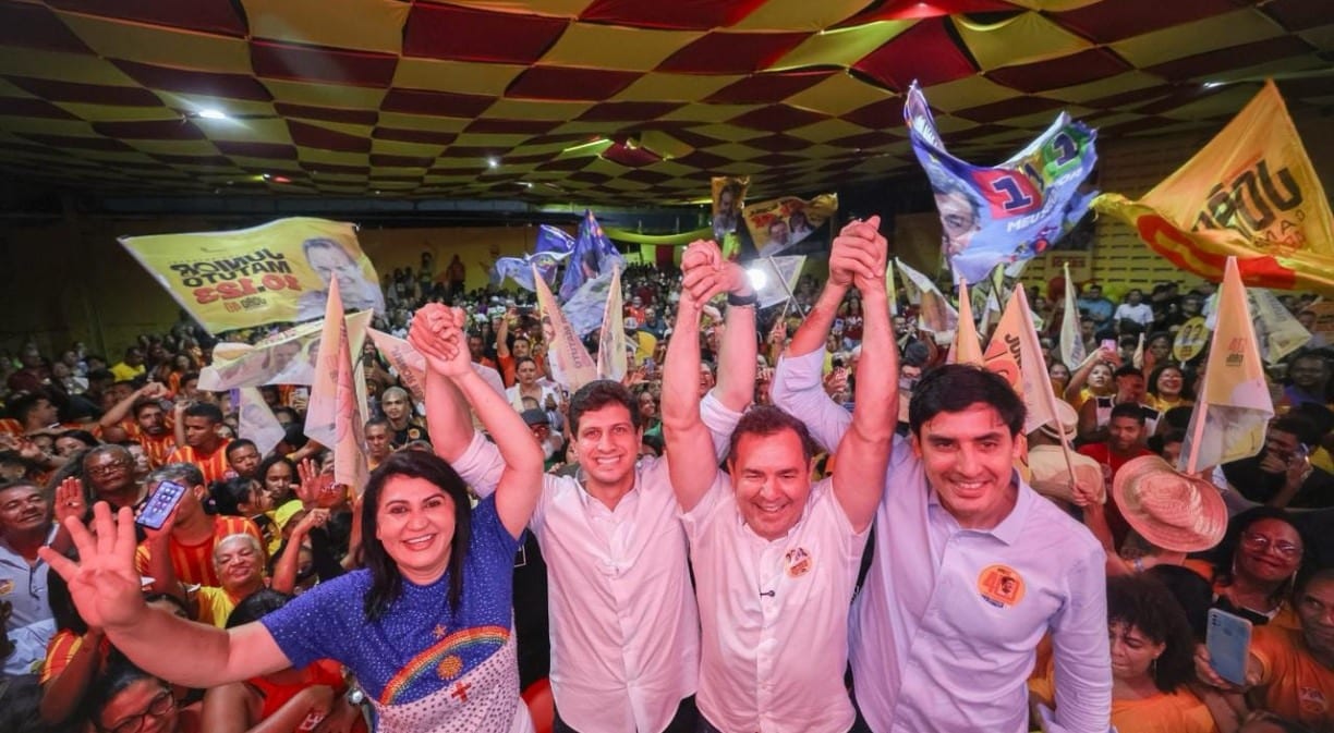 João Campos: "Não adianta estar formando policial para botar nos bairros caros"