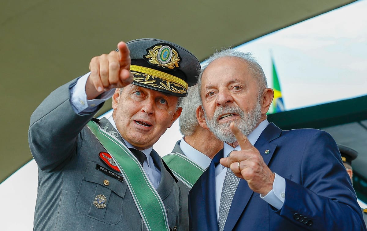 Lula participa hoje da cerimônia do Dia do Soldado em Brasília