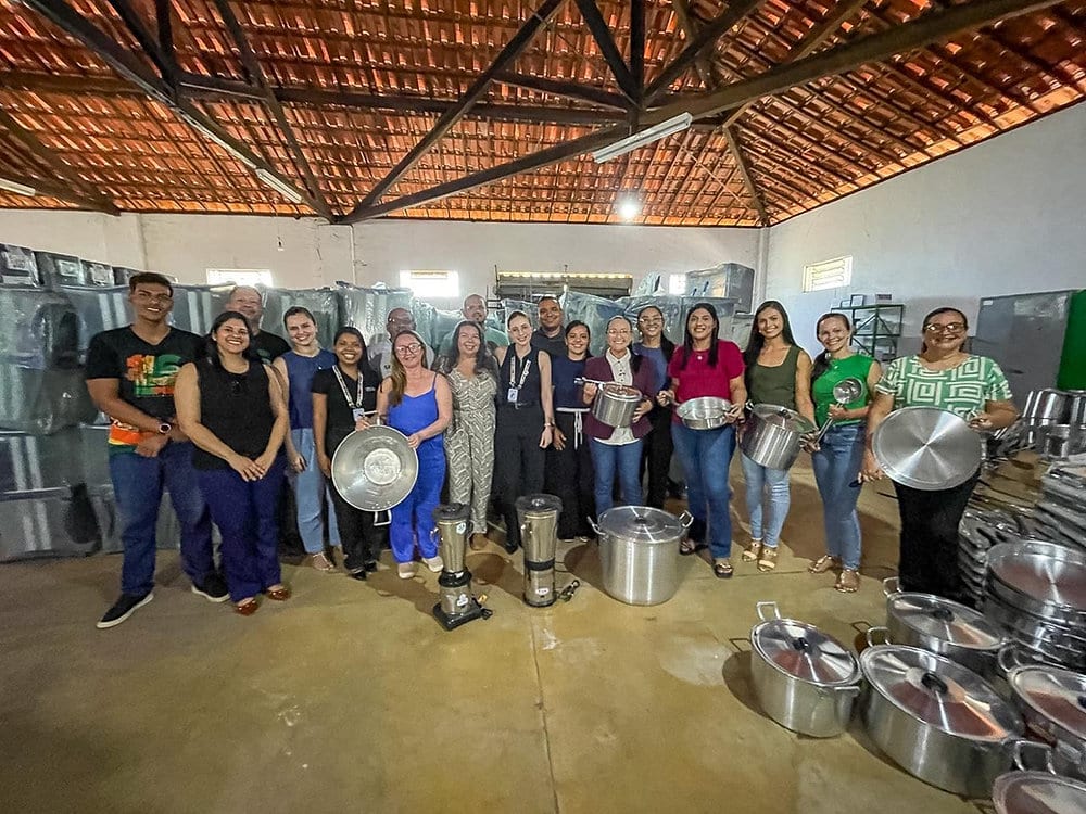 Piripiri entrega mais de 7 mil utensílios para cozinhas escolares