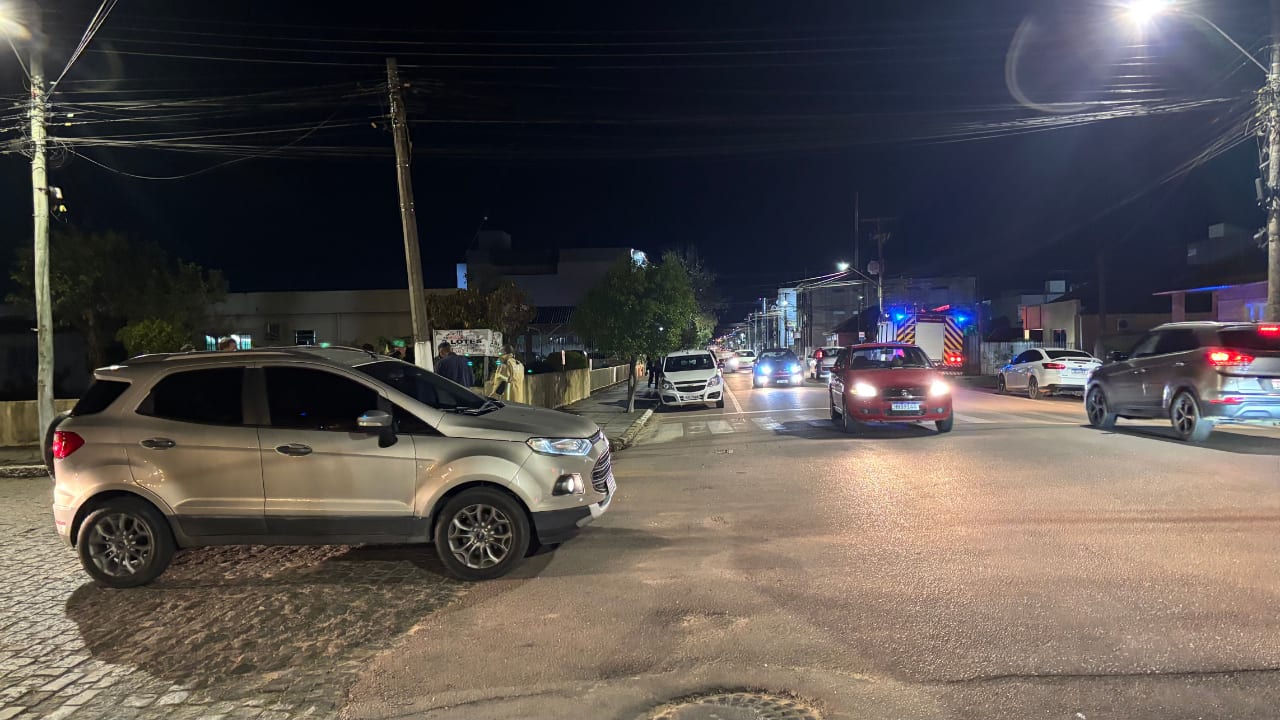 Duas mulheres ficam feridas em acidente entre carro e motocicleta em Camaquã