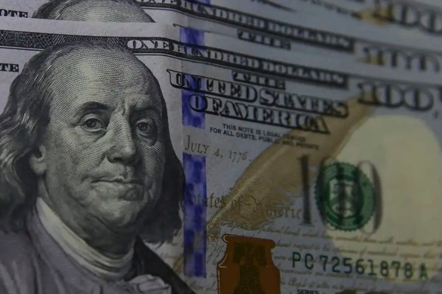 Dólar hoje sobe 10,55% e passa de R$ 5,50 com a reeleição de Lula