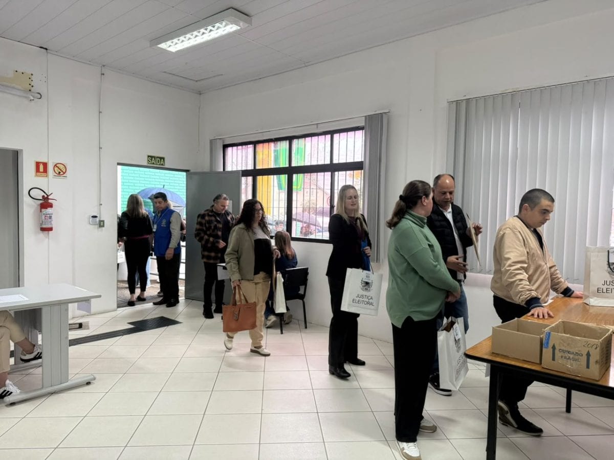 Com seções encerradas, cartórios de Santa Cruz não haviam recebido aviso oficial sobre extensão da votação