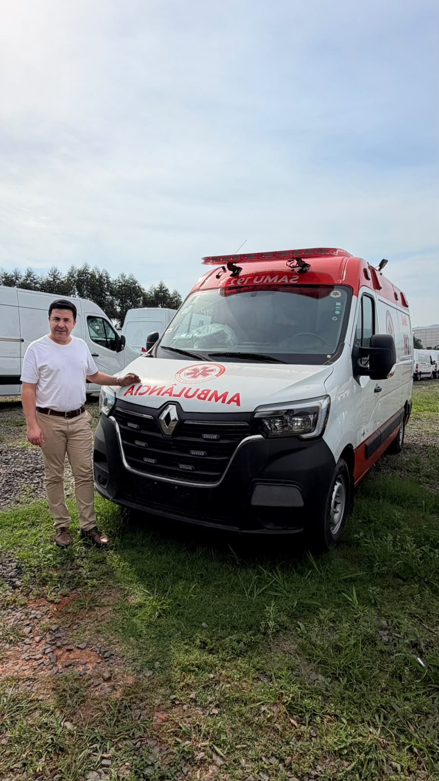 Prefeitura de Timburi incorpora duas novas ambulâncias à frota da Saúde em uma semana