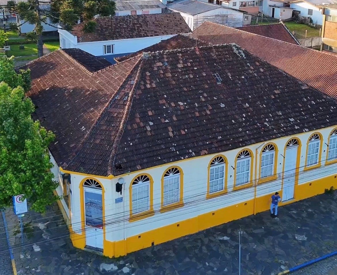 São Francisco de Paula inicia restauração do telhado da Casa Amarela por R$ 227 mil