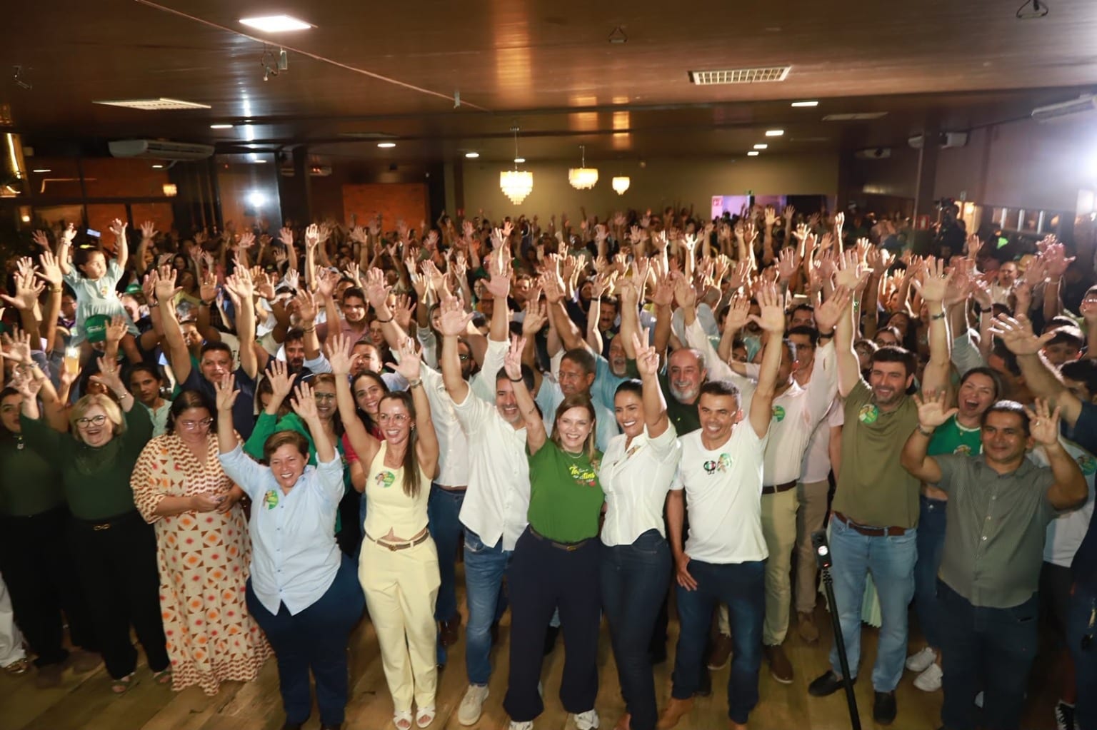 Claudia Lelis lança campanha de reeleição com apoio de 70 municípios