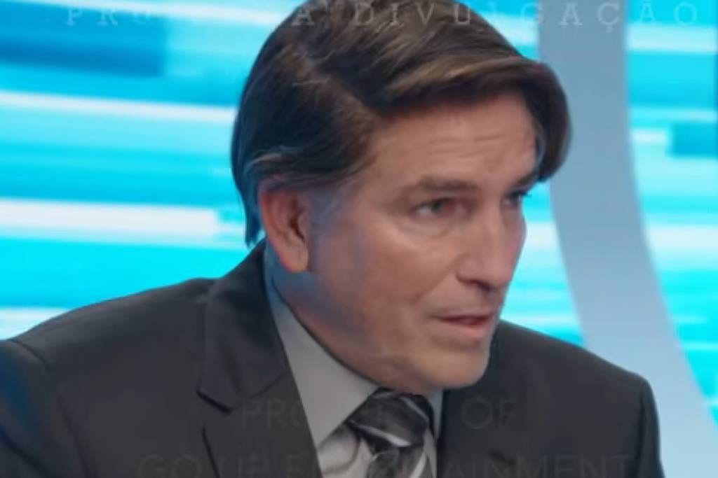 Investigadores devem fatiar caso de Flávio Bolsonaro em 'Dark Horse' e concluir primeiro suspeitas sobre Vorcaro
