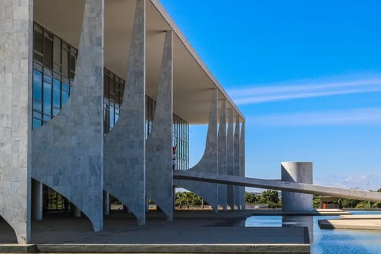 12 candidaturas registradas à Presidência; 1º turno em 4 de outubro
