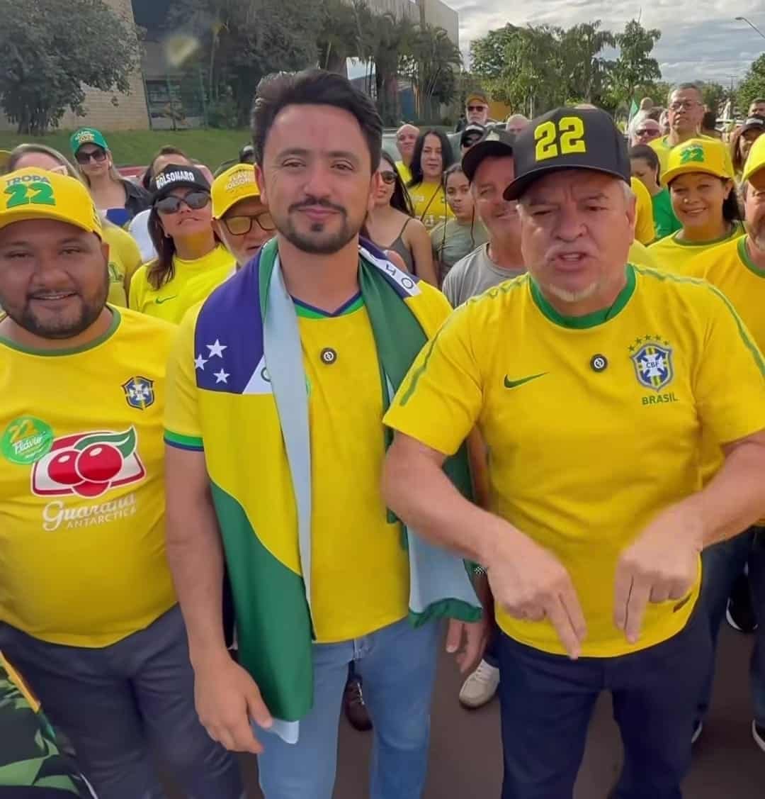 VEJA – COM REJEIÇÃO HISTÓRICA DE 65%: PREFEITO RODOLFO CONVOCOU COMISSIONADOS DA PREFEITURA A IREM EM CARREATA DE BOLSON