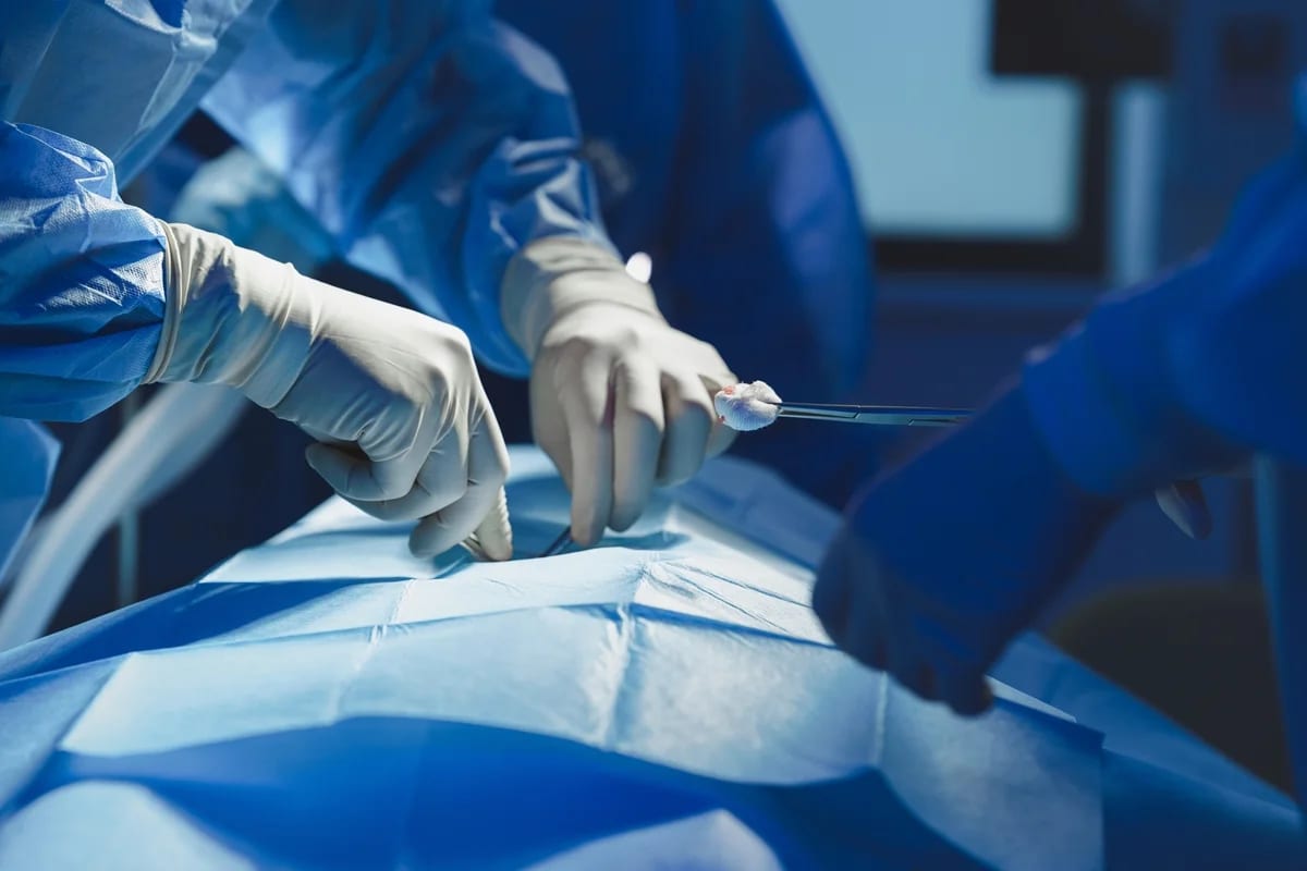 Senado: CAS aprova pauta-bomba para reajuste do piso de médicos e dentistas