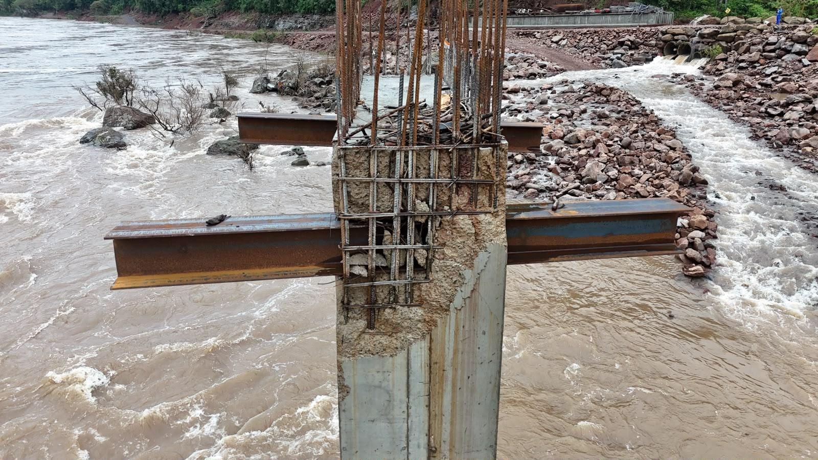 Danos em pilar da ponte entre Nova Pádua e Nova Roma preocupam e atrasam obra