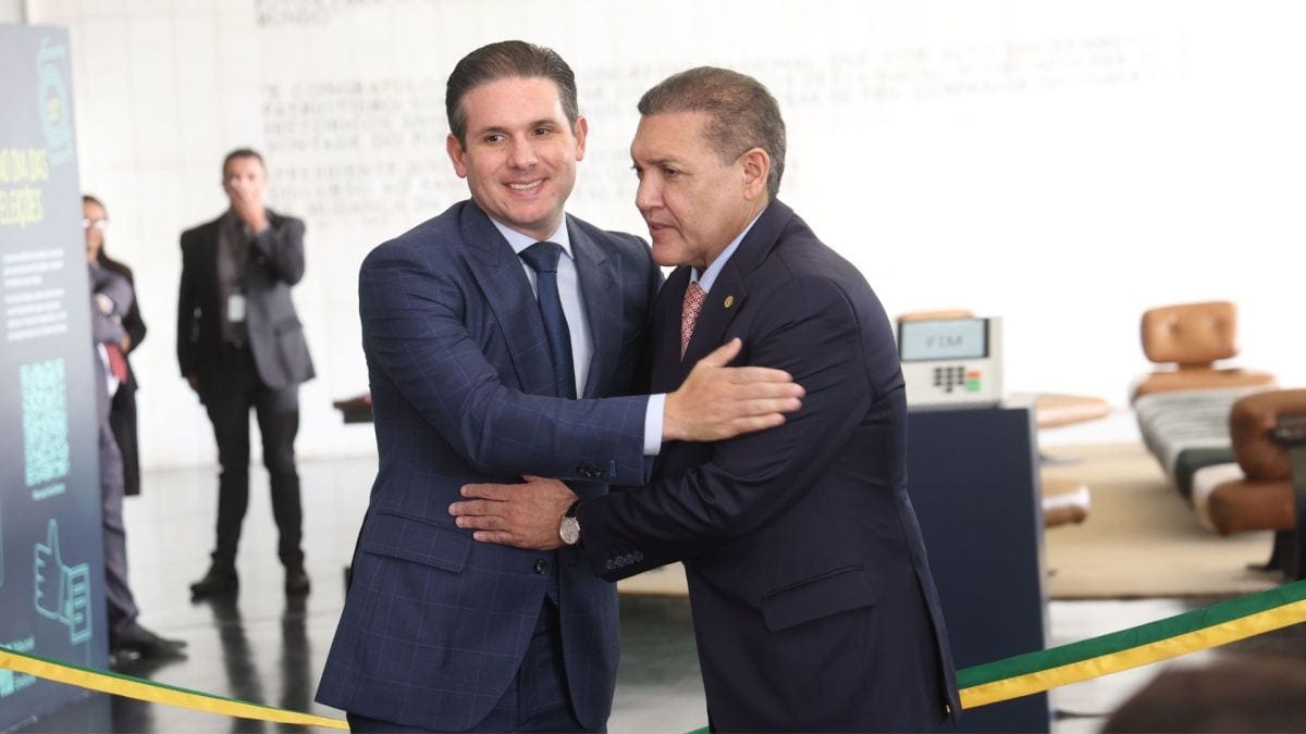 Nunes Marques e Hugo Motta evitam imprensa após discursos sobre transparência