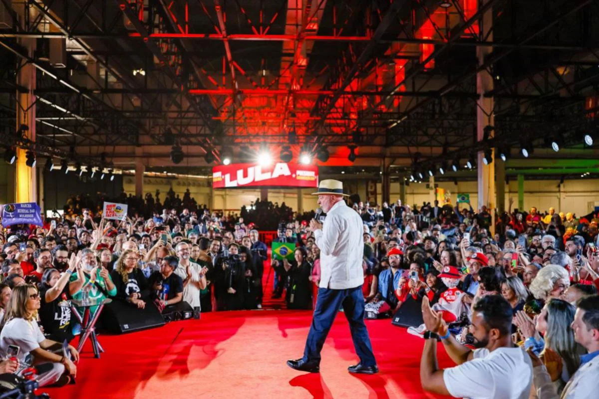 Lula inicia campanha em São Paulo com ato no berço político