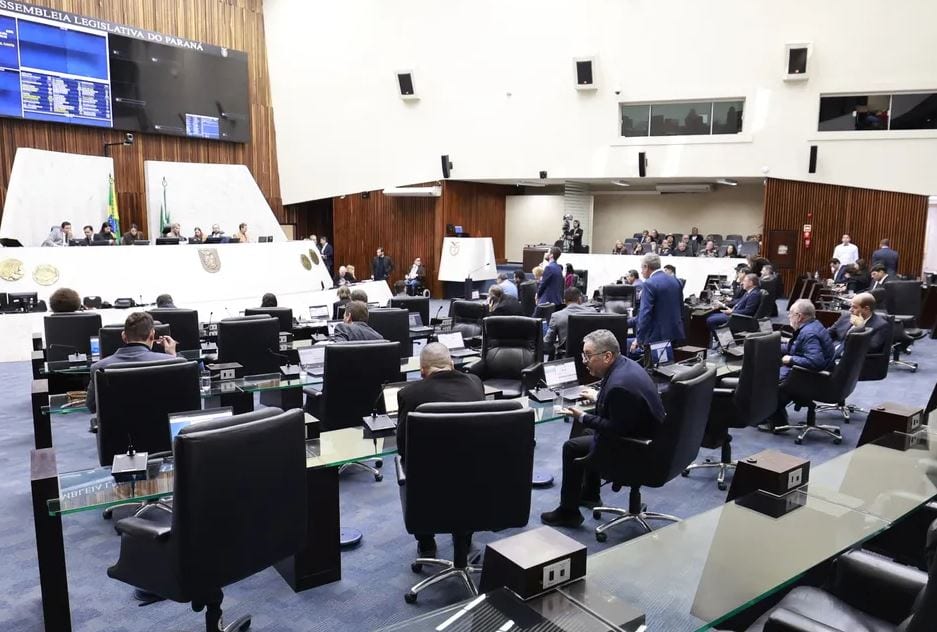 Paranaenses renovam 60% da bancada de deputados federais