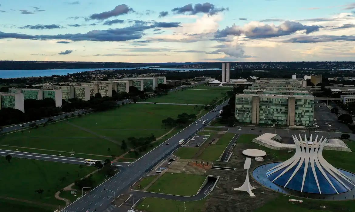 Orçamento de 2027: Projeção de Superávit Primário e Novo Valor para o Salário Mínimo