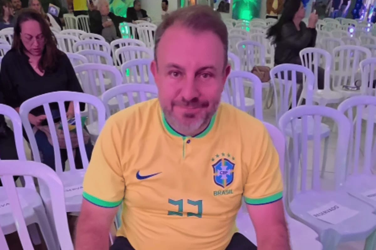 Com Flávio nos EUA, irmão de Zambelli faz pedido a Trump: "Save Brazil"