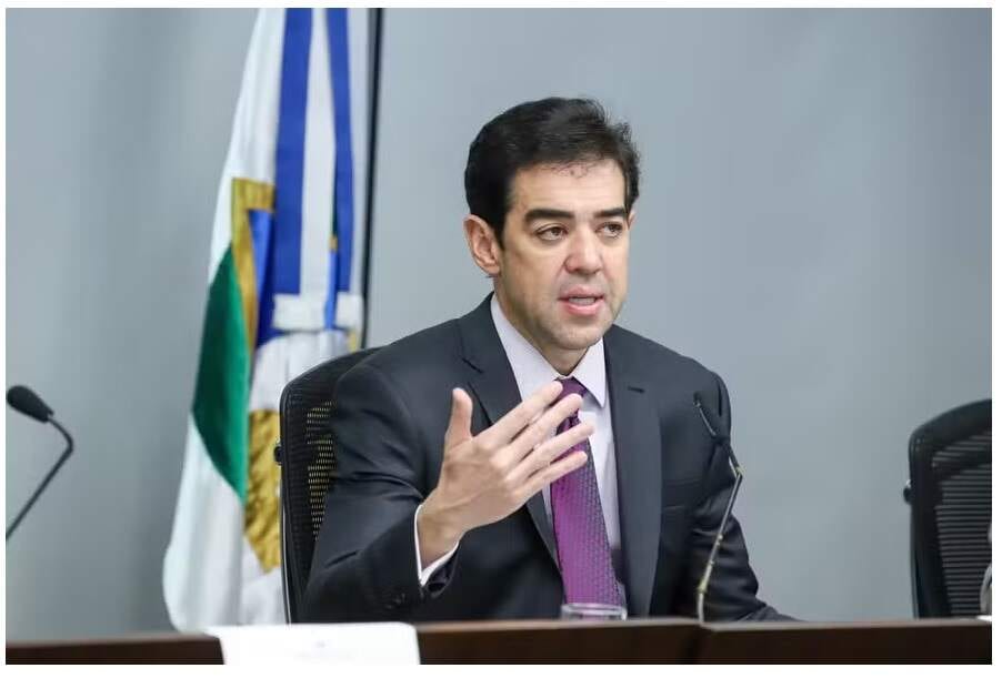 Ministro Bruno Dantas confirma saída do Tribunal de Contas da União e abre caminho para ex-presidente do Senado