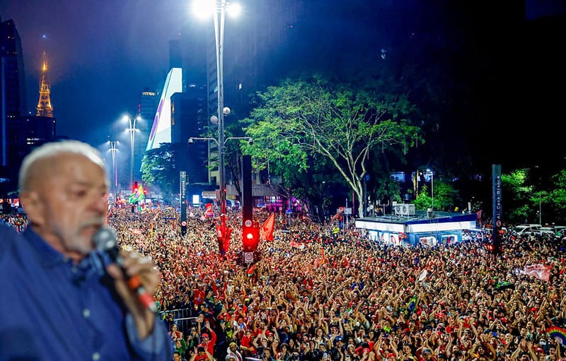 Vitória de Lula inspira estratégia contra avanço autoritário
