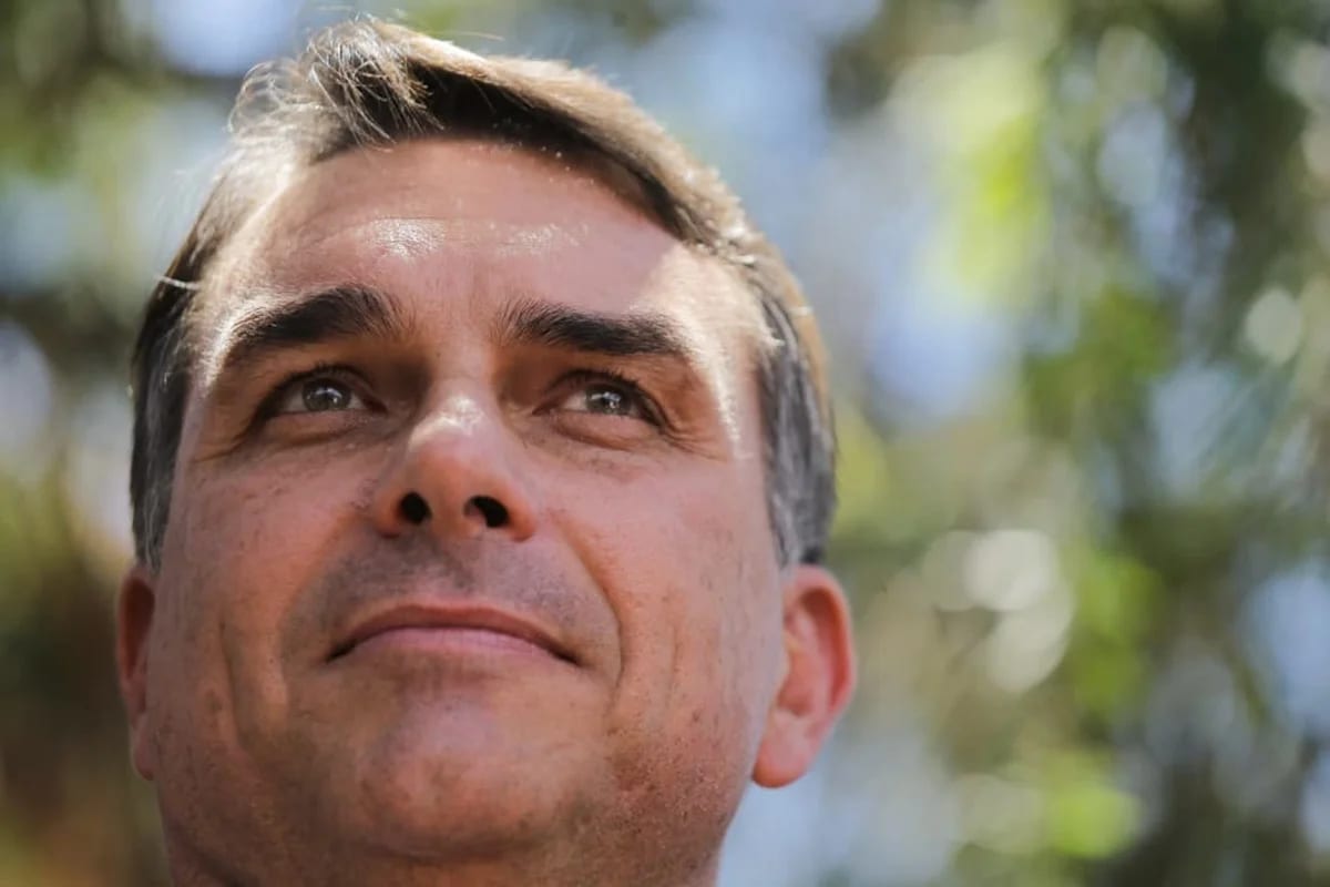 Sem caminhada, com trio e discurso: a operação para receber Flávio na Bahia