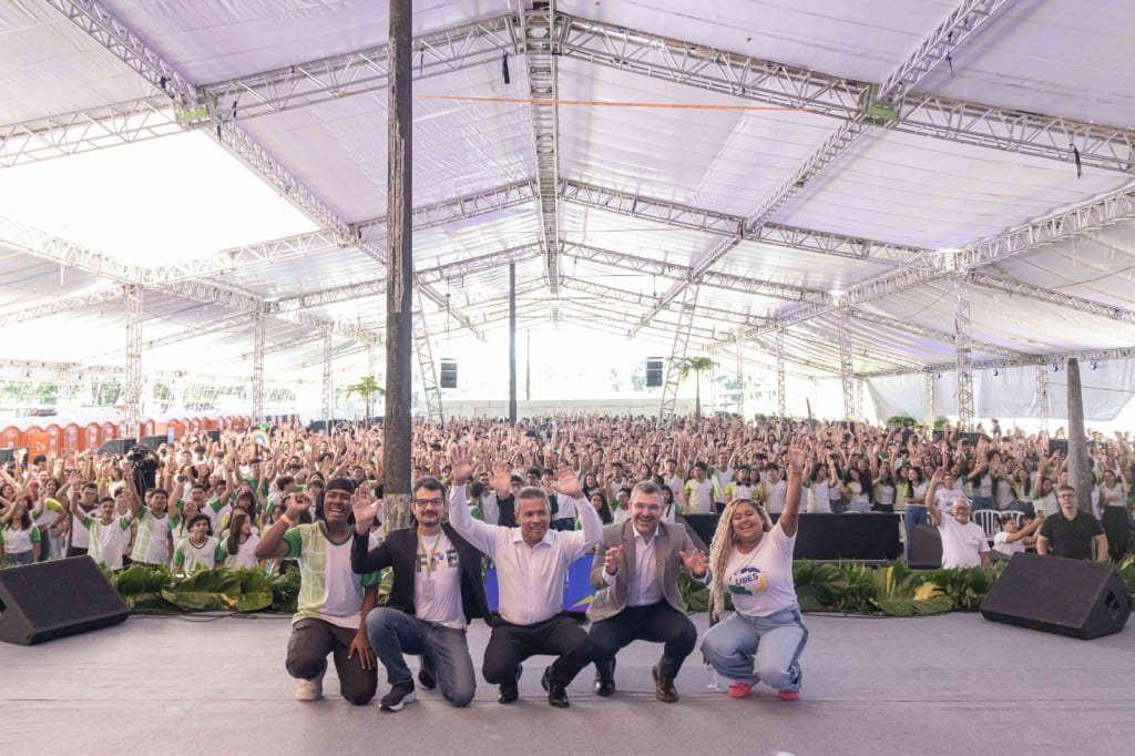 2,8 mil alunos participam de aulão do Enem em Recife