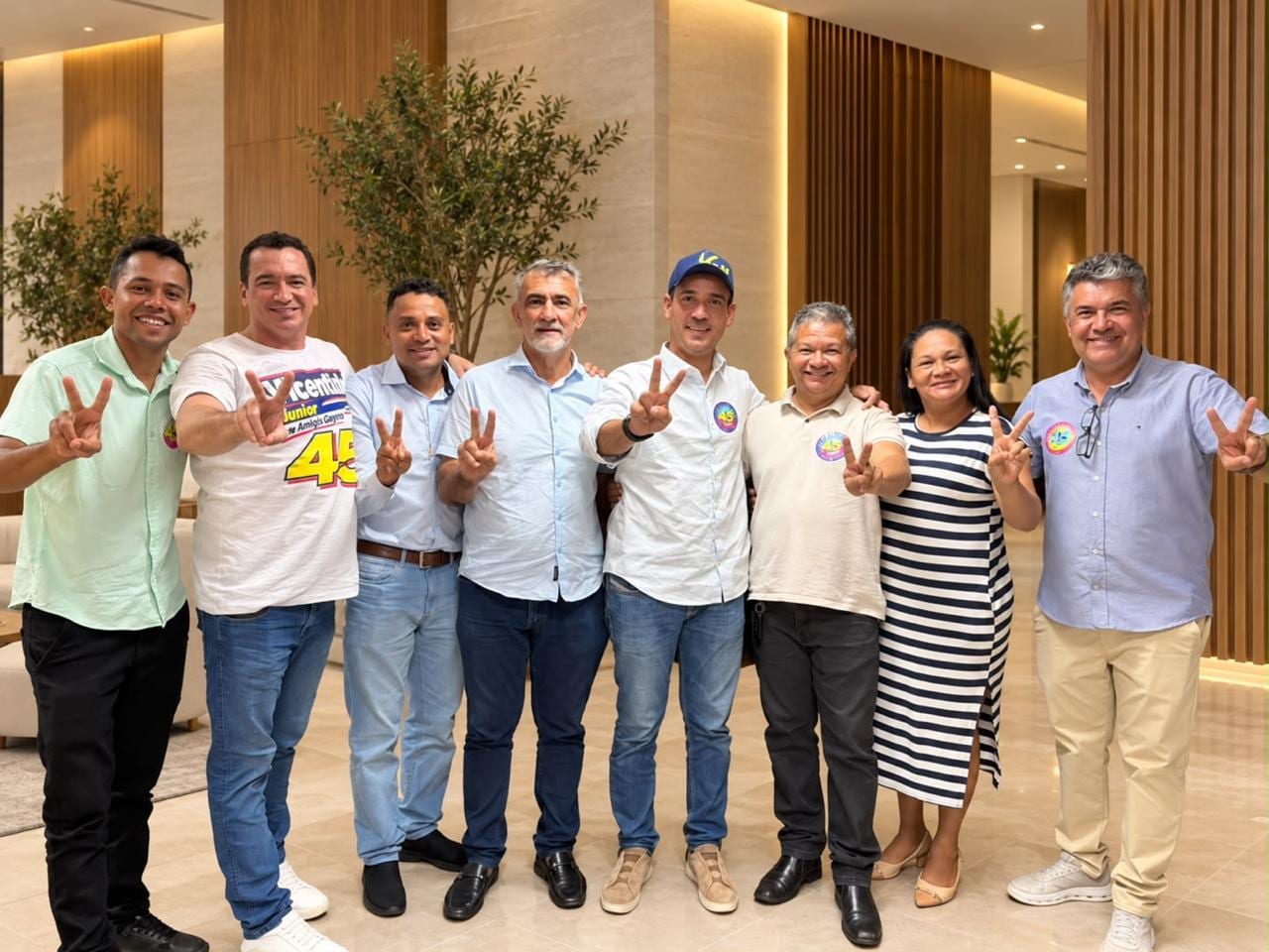 Prefeito de Darcinópolis e vereadores declaram apoio a Vicentinho Júnior