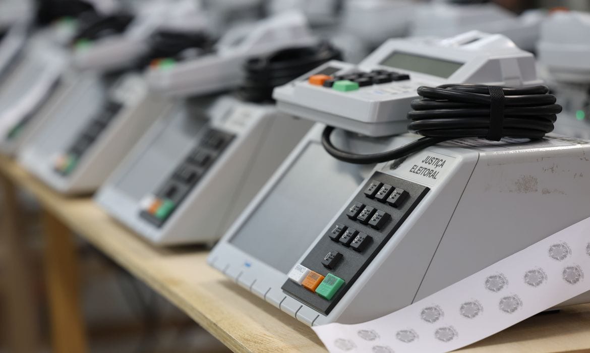 Presos provisórios podem votar; condenados transitados não podem