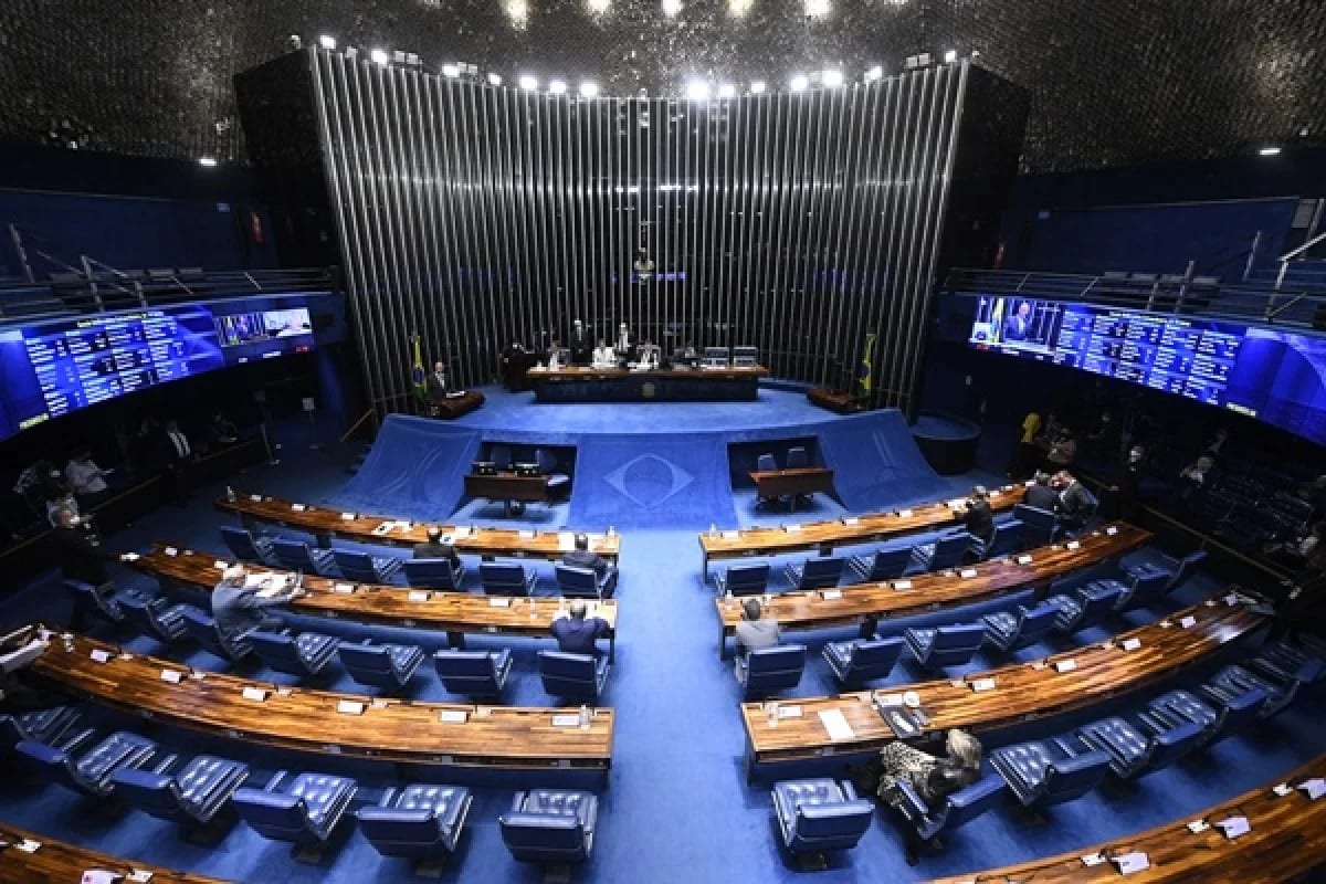 Após passar por CCJ do Senado, votação da 6x1 no plenário divide senadores