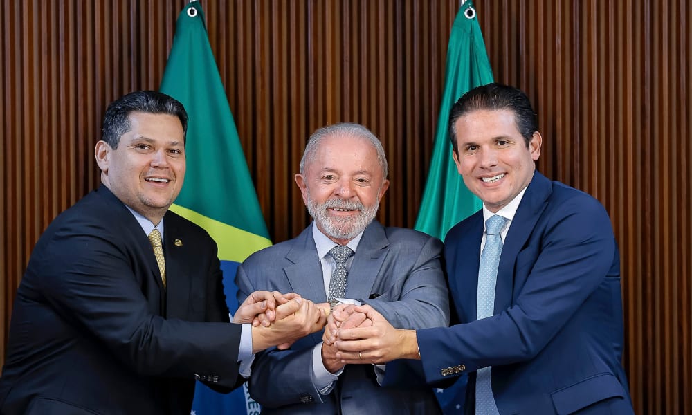 Vitória de Lula dá sobrevida a Motta e Alcolumbre no Congresso