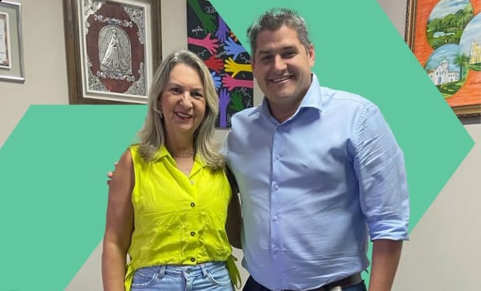 Janete comemora com Xambinho liberação de quase R$ 400 mil em calçamento para Pinheiros
