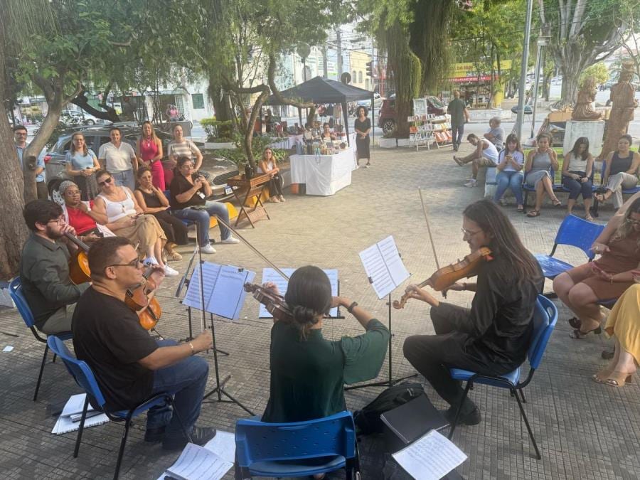 Secretaria de Educação promove música e artesanato com a Sexta Cultural na Praça