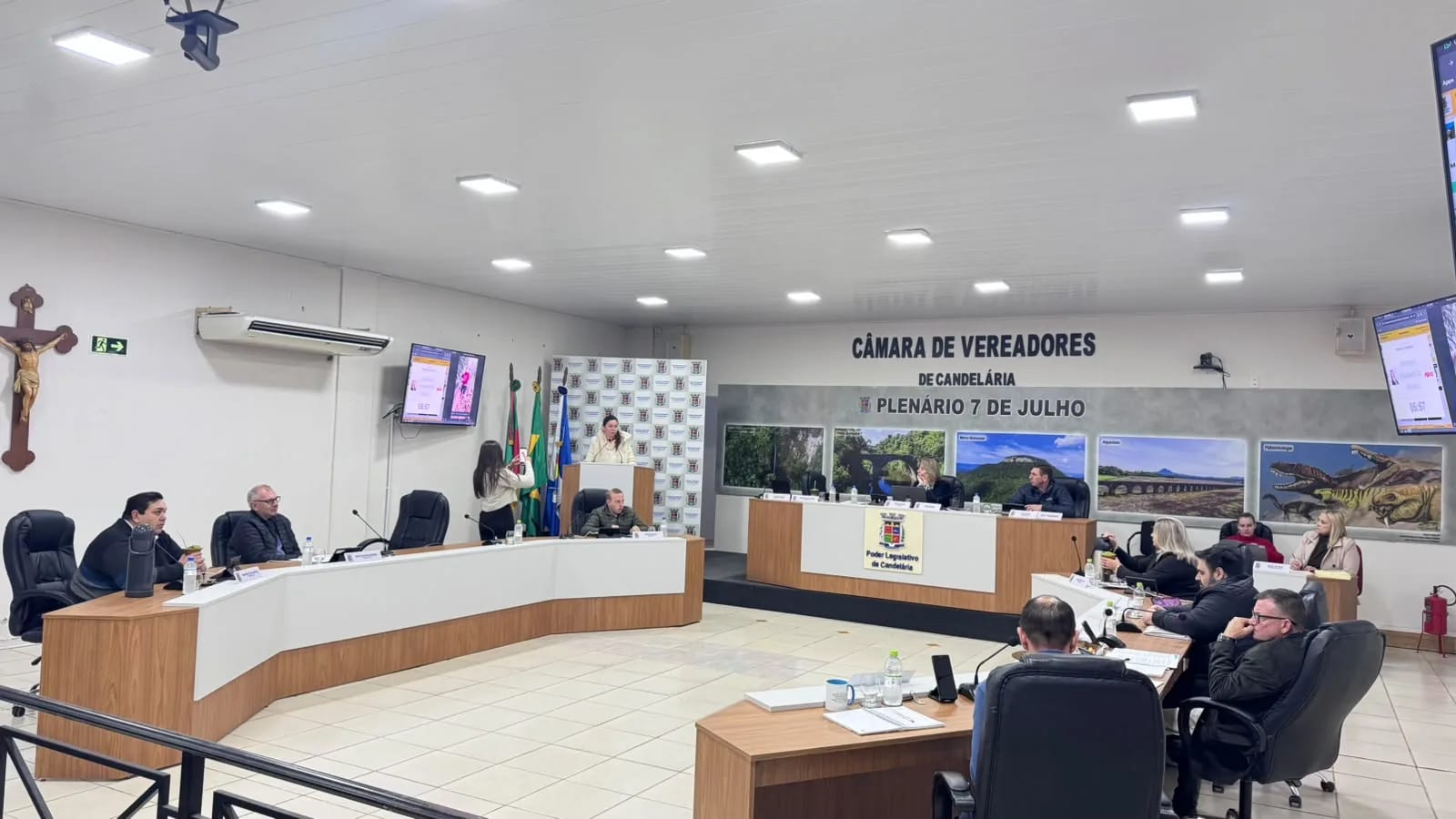 Câmara de Candelária aprova CPI para investigar cobranças com máquinas públicas