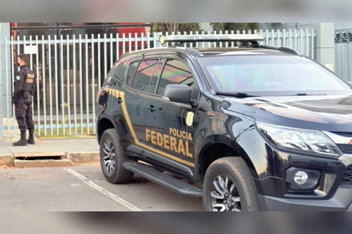 PF lança Operação Verniz para investigar R$ 574,5 mil em móveis usados por ex-político
